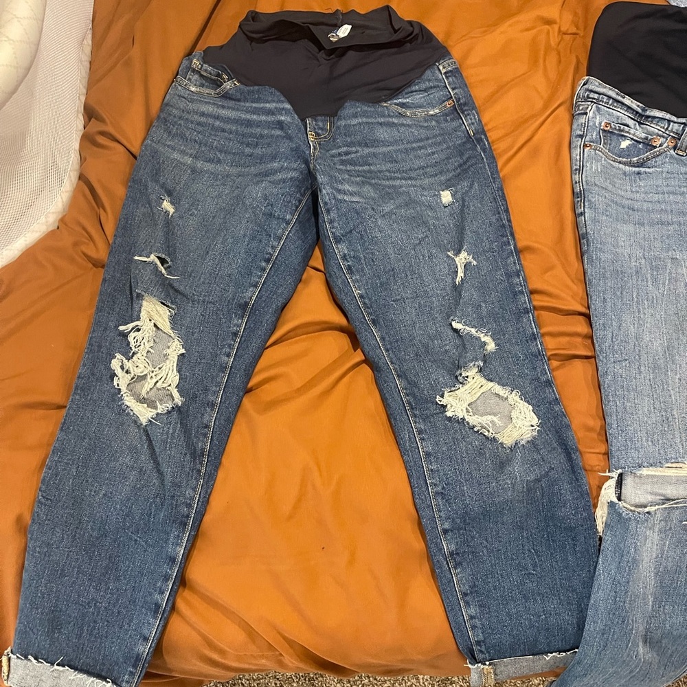 Old navy Maternity Pants 
Size 2 
NWOT